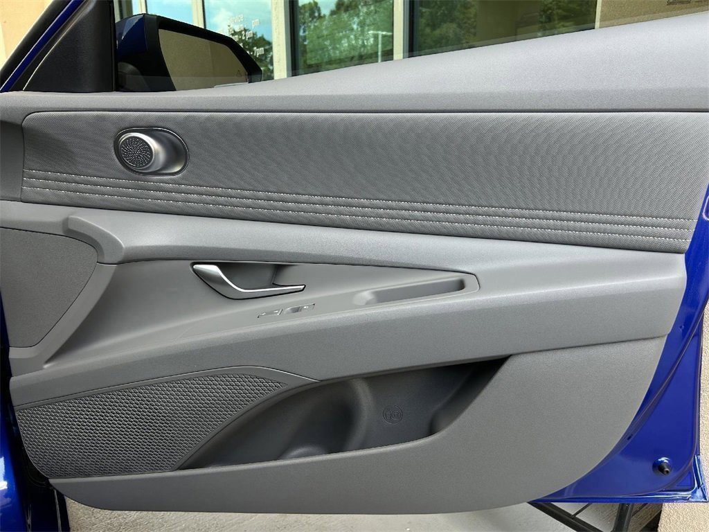 Used 2024 Hyundai Elantra SEL w/ Convenience Package image 24