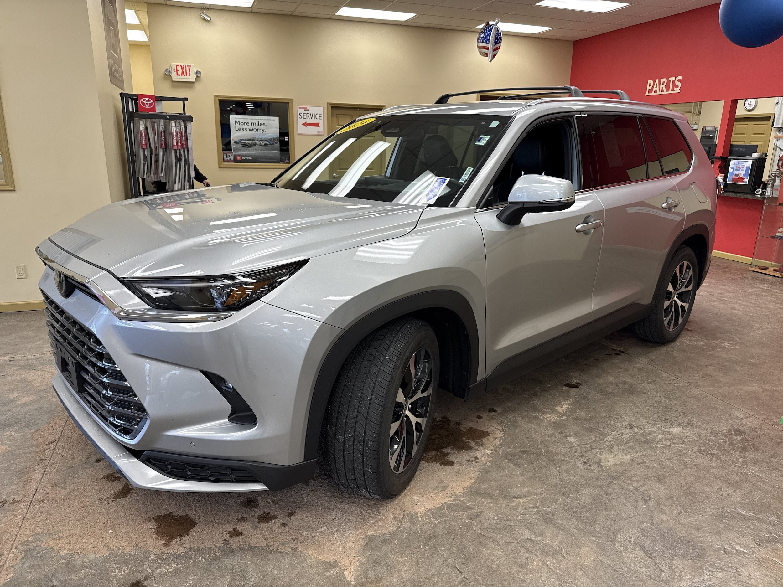Used 2024 Toyota Grand Highlander AWD Hybrid image 3