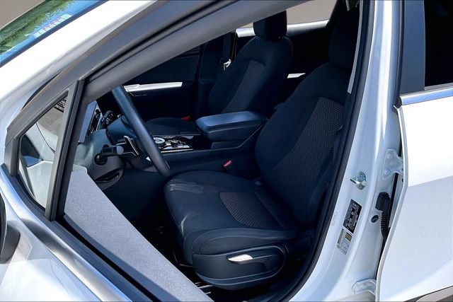 Used 2025 Kia Sportage LX FWD image 20