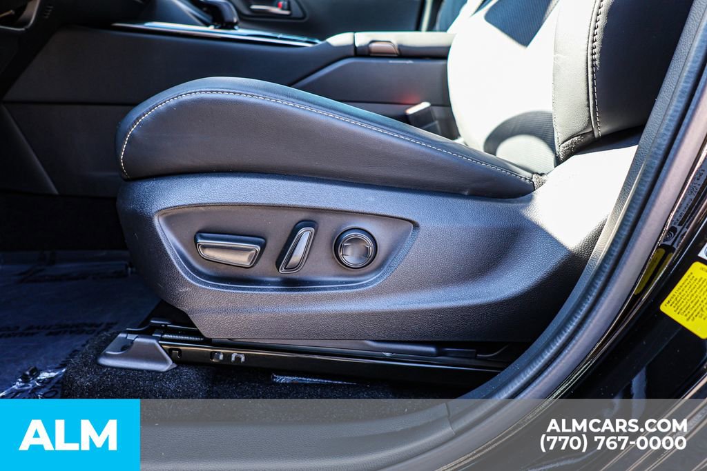 Used 2025 Toyota Crown Signia image 27