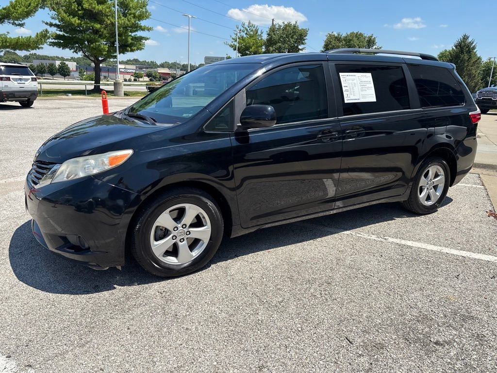 Used 2017 Toyota Sienna LE FWD image 15