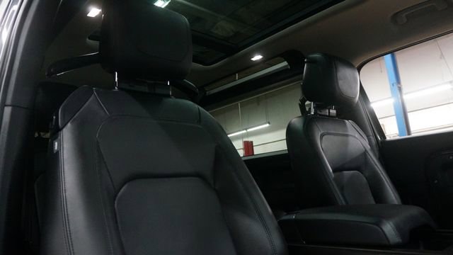 Used 2023 Land Rover Defender 90 S image 40