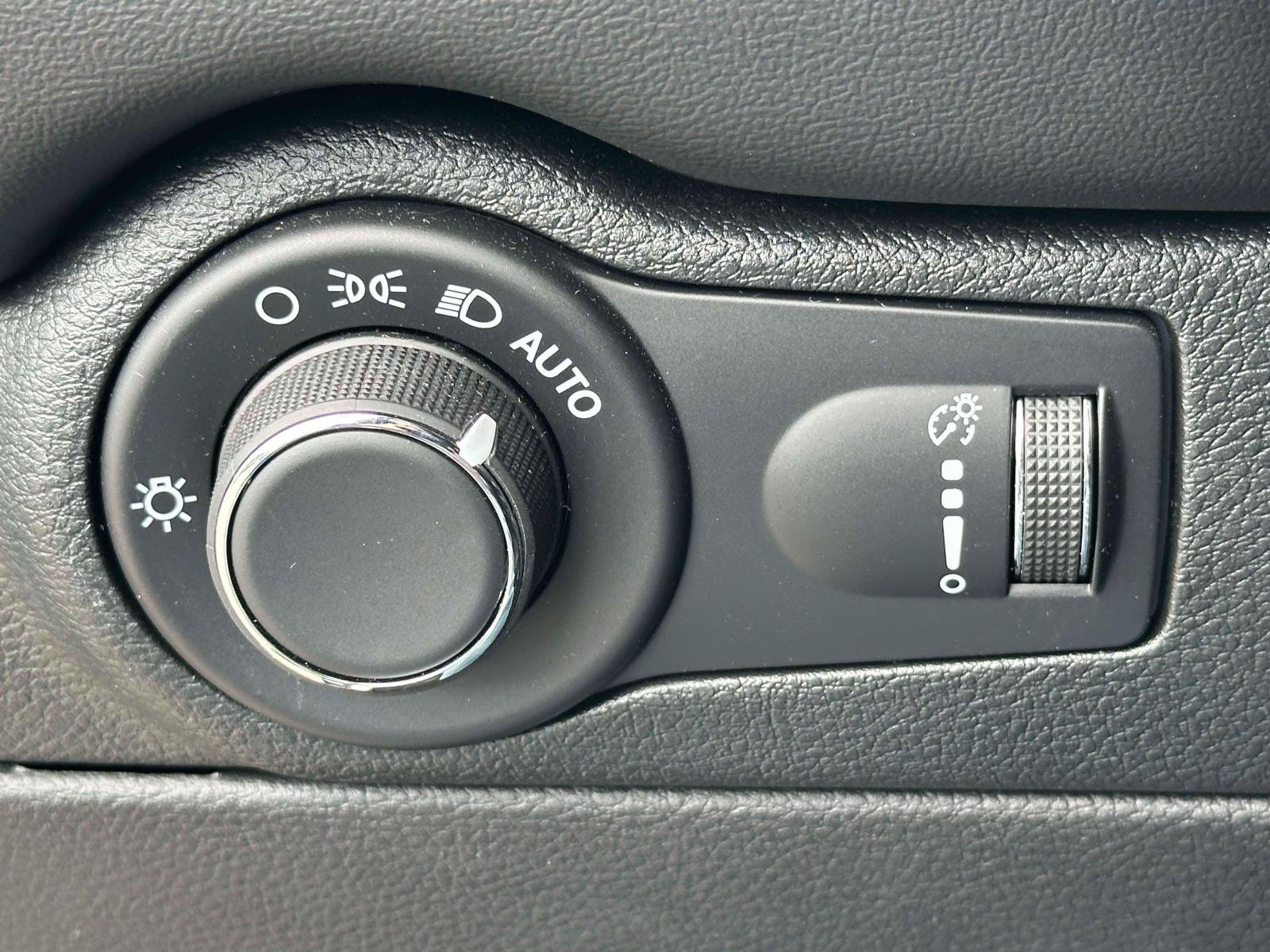 Used 2025 Dodge Durango GT AWD/4WD image 19