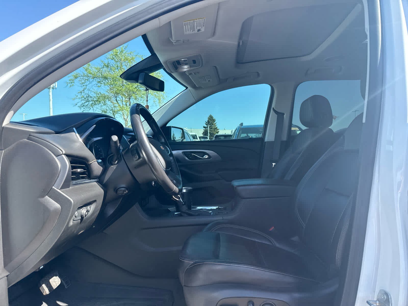 Used 2021 Chevrolet Traverse Premier w/ Redline Edition AWD/4WD image 5