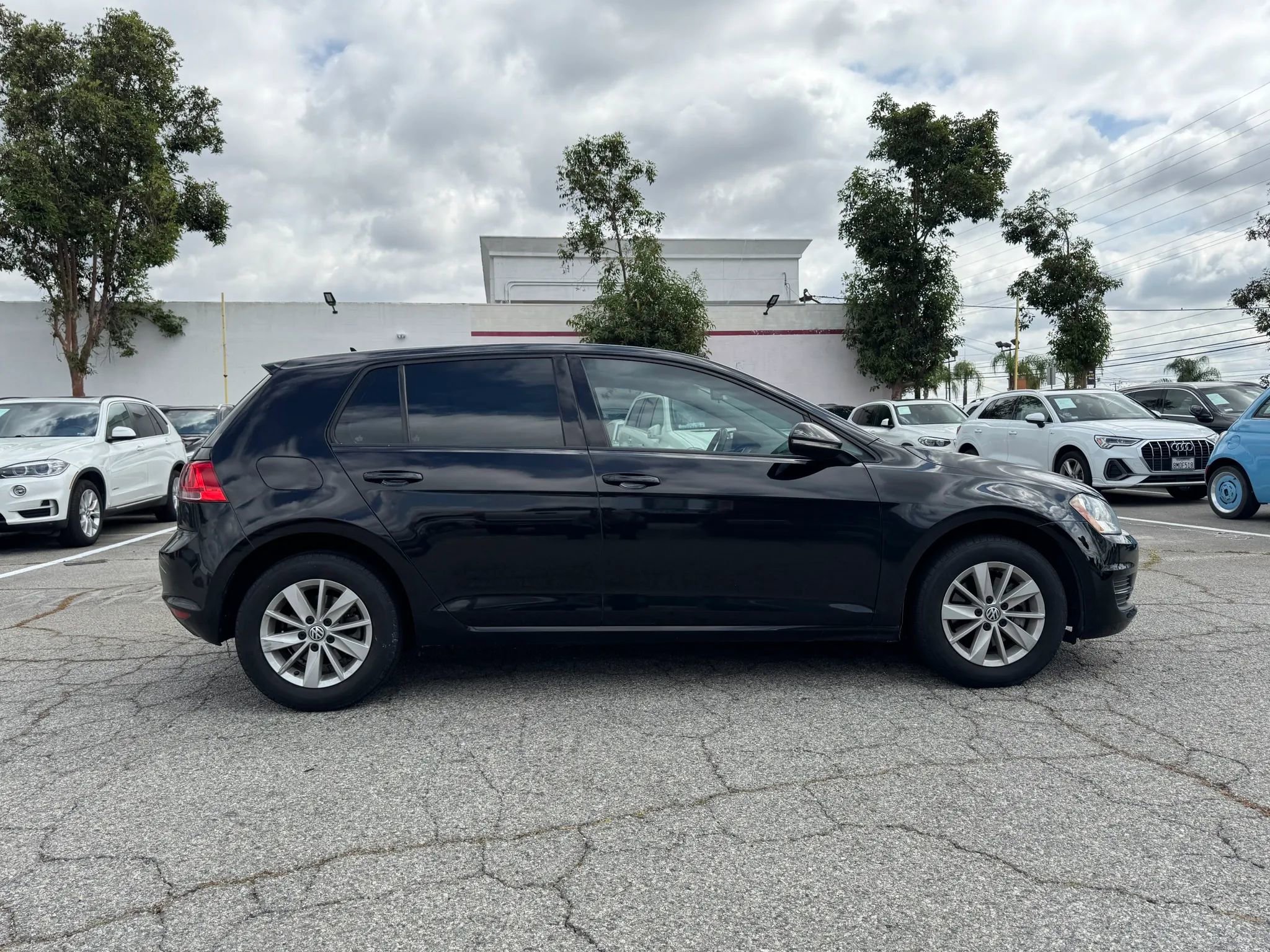 Used 2016 Volkswagen Golf S image 4