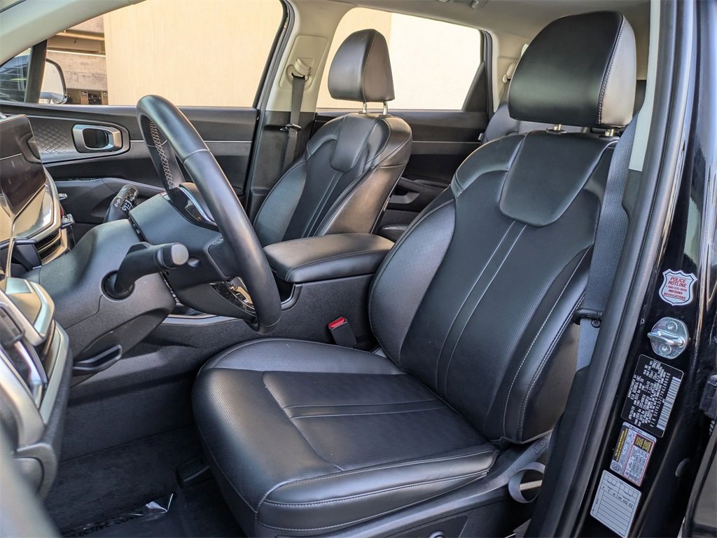 Used 2024 Kia Sorento S image 23