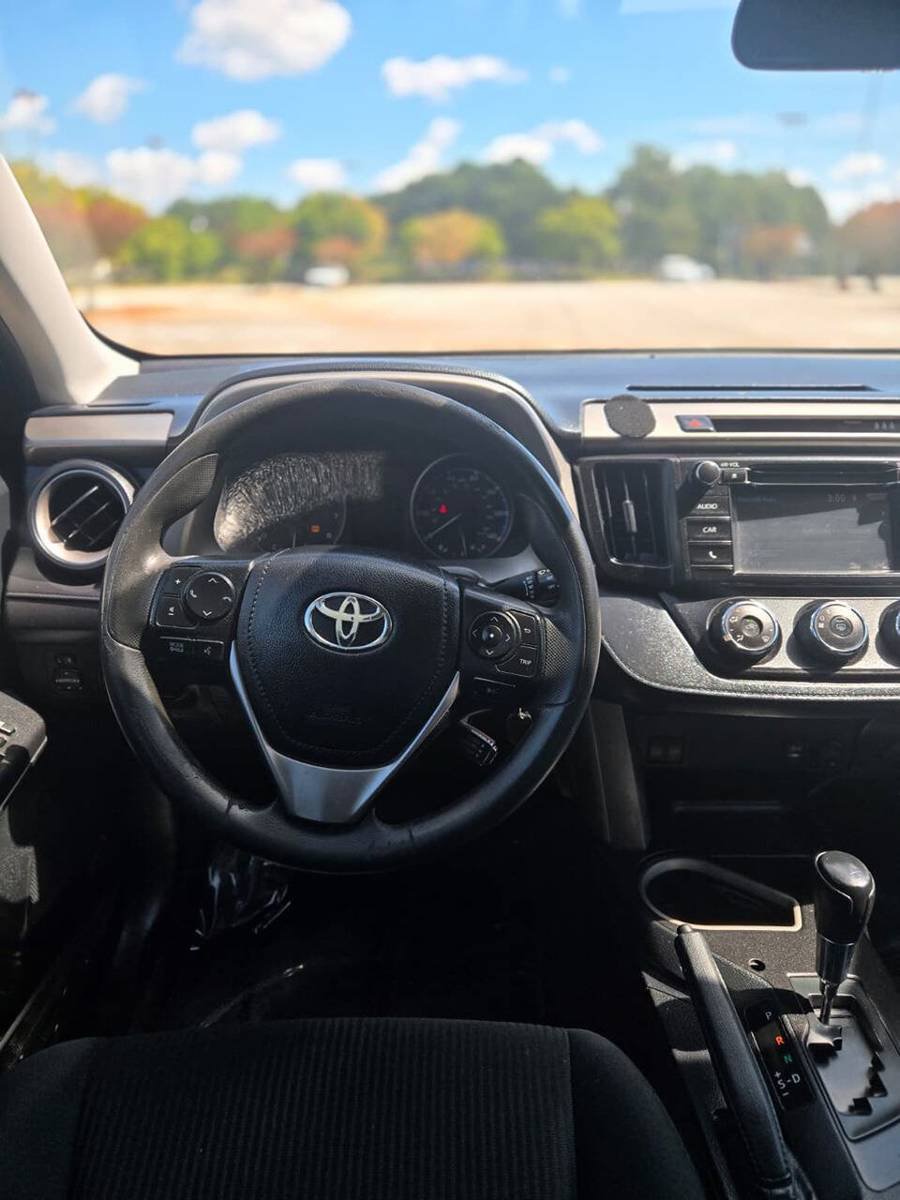 Used 2017 Toyota RAV4 LE FWD image 14