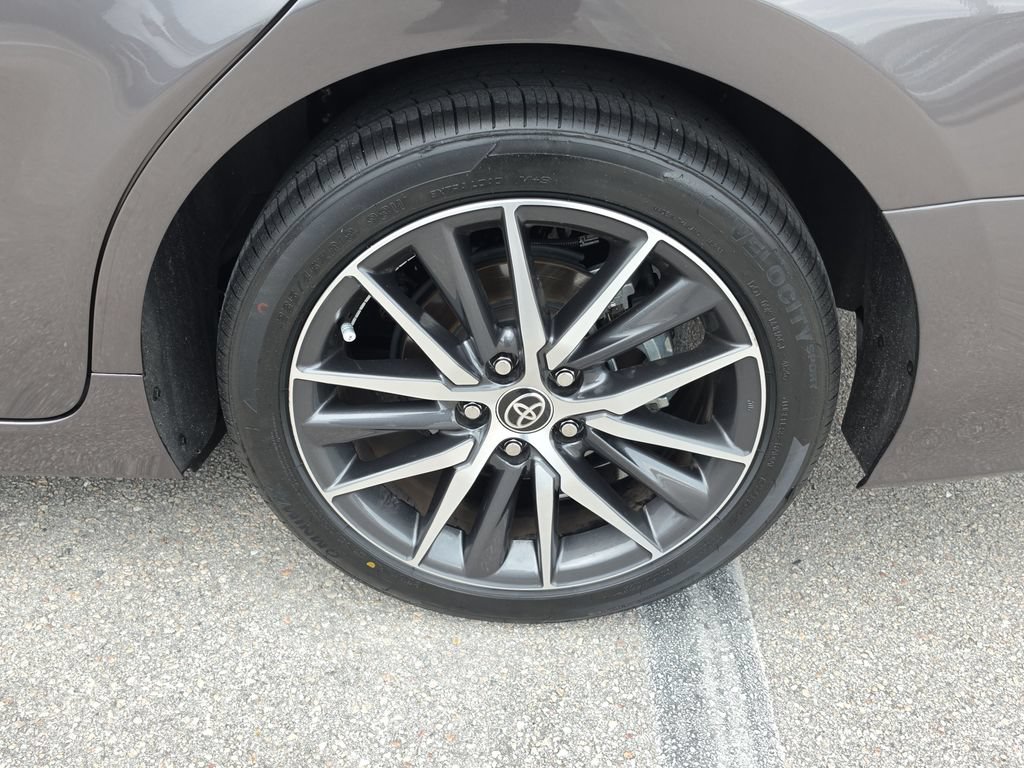 Certified 2023 Toyota Camry XLE FWD image 31