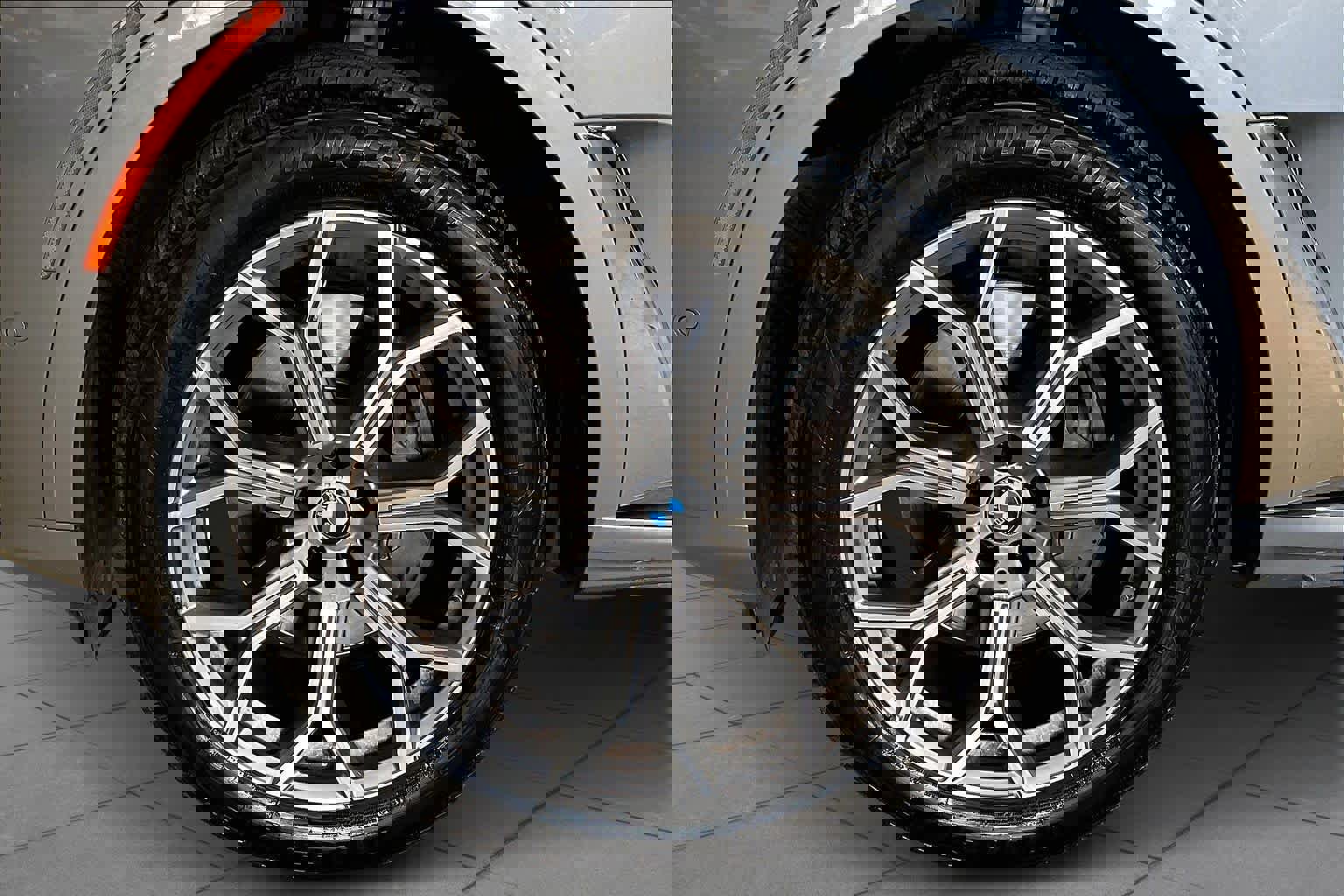 Used 2024 BMW X7 xDrive40i image 11