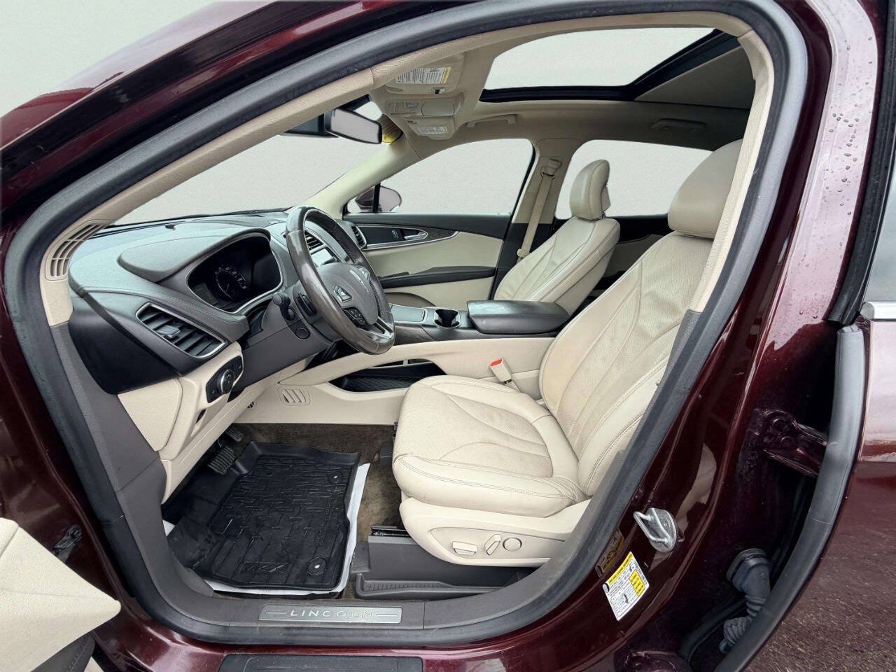 Used 2018 Lincoln MKX Reserve w/ Lincoln MKX Climate Package AWD/4WD image 27
