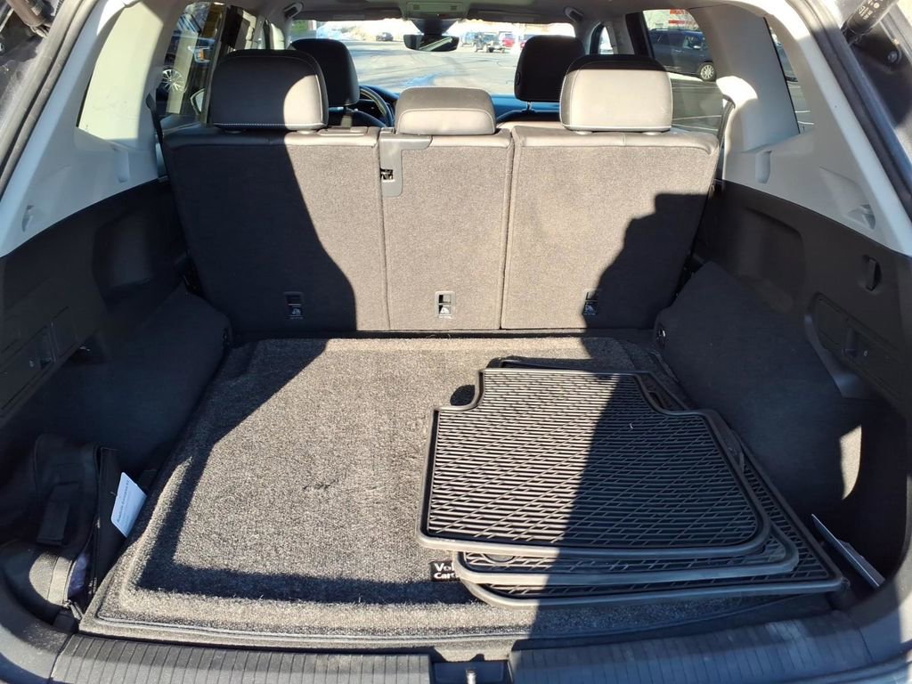 Used 2022 Volkswagen Tiguan SE w/ Panoramic Sunroof Package image 27