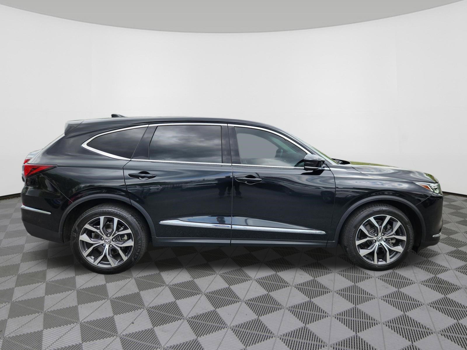 Used 2024 Acura MDX SH-AWD w/ Technology Package image 6