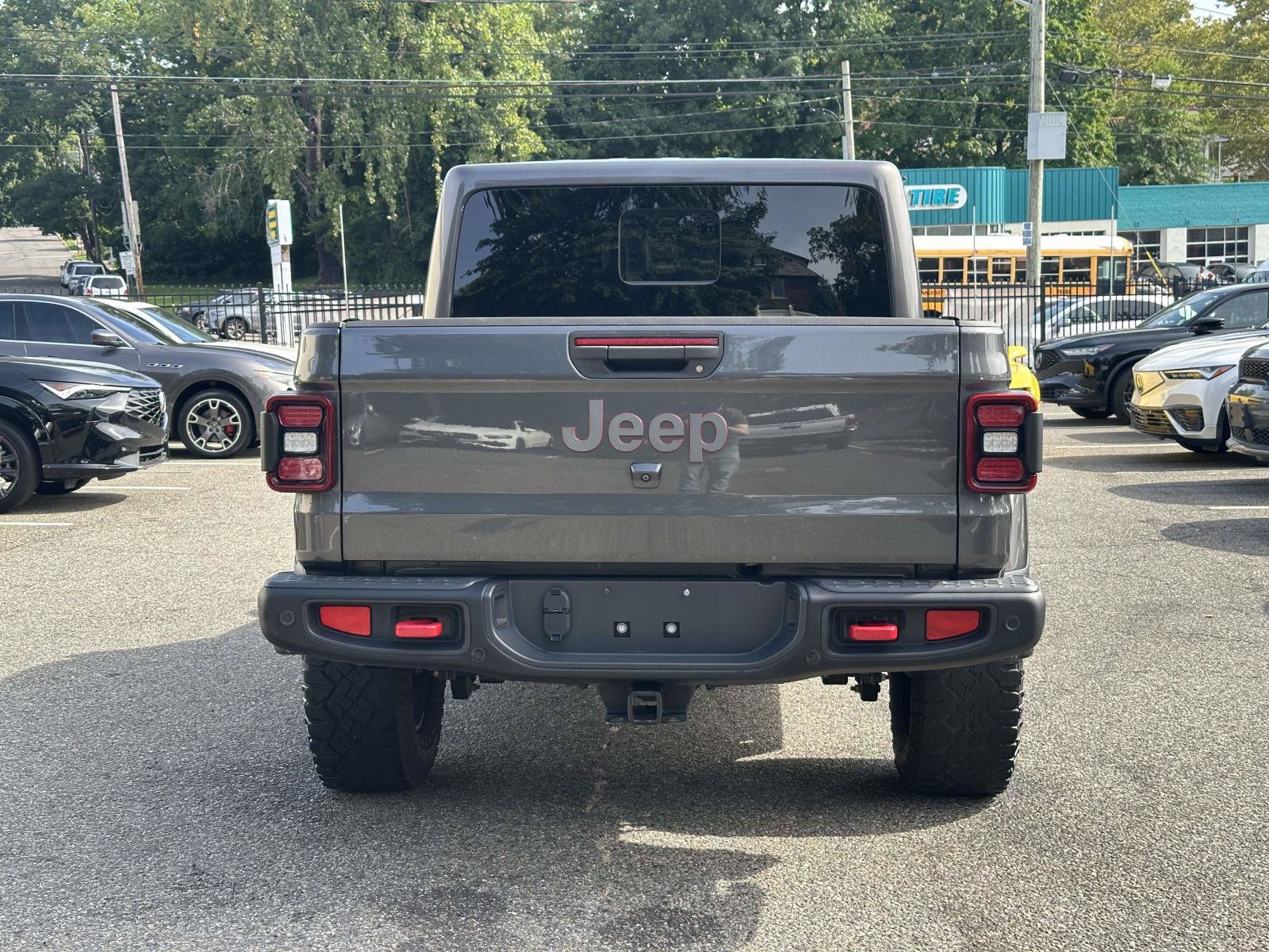 Used 2021 Jeep Gladiator Rubicon AWD/4WD image 4