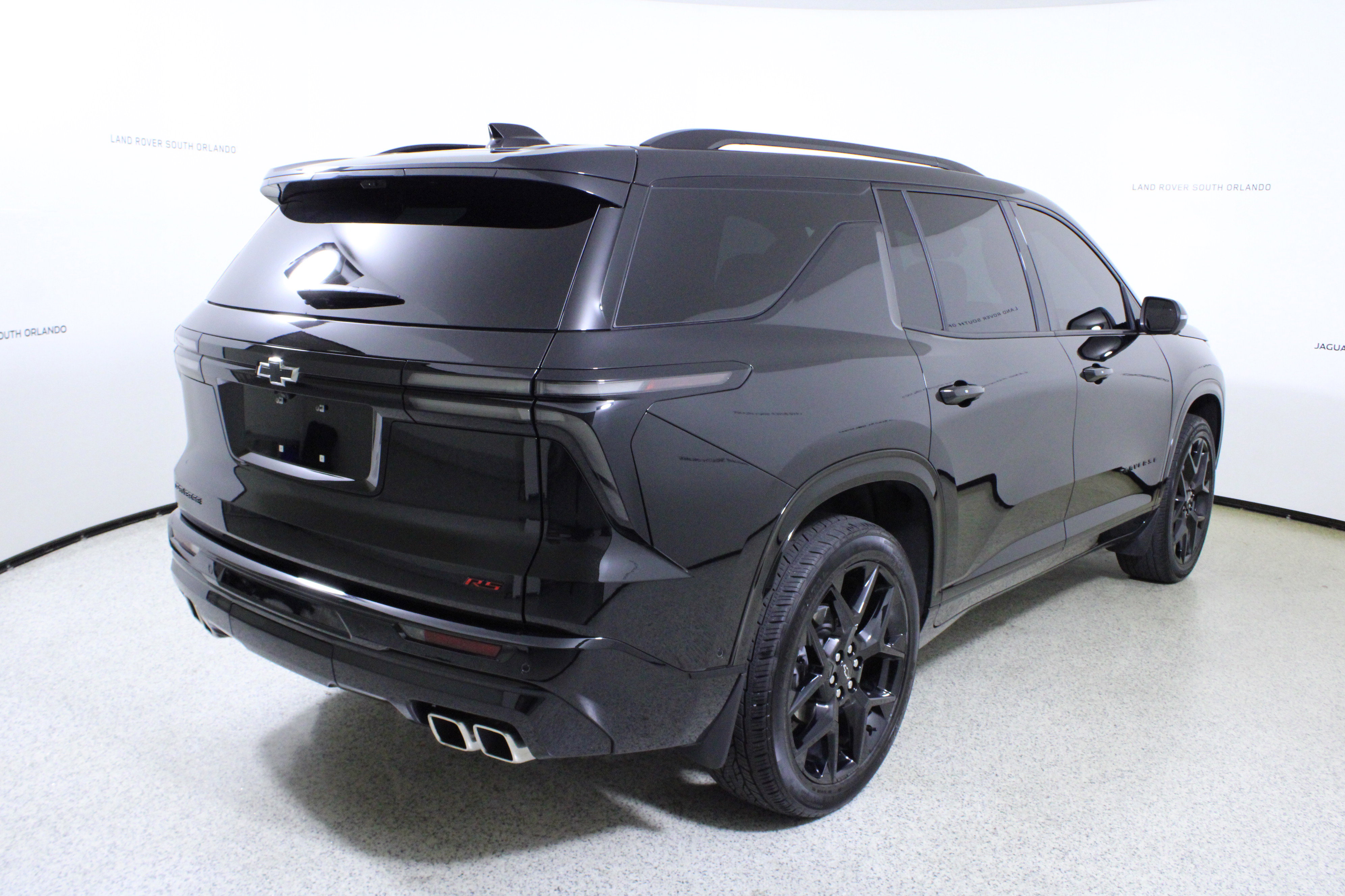 Used 2025 Chevrolet Traverse RS w/ LPO, Floor Liner Package image 7