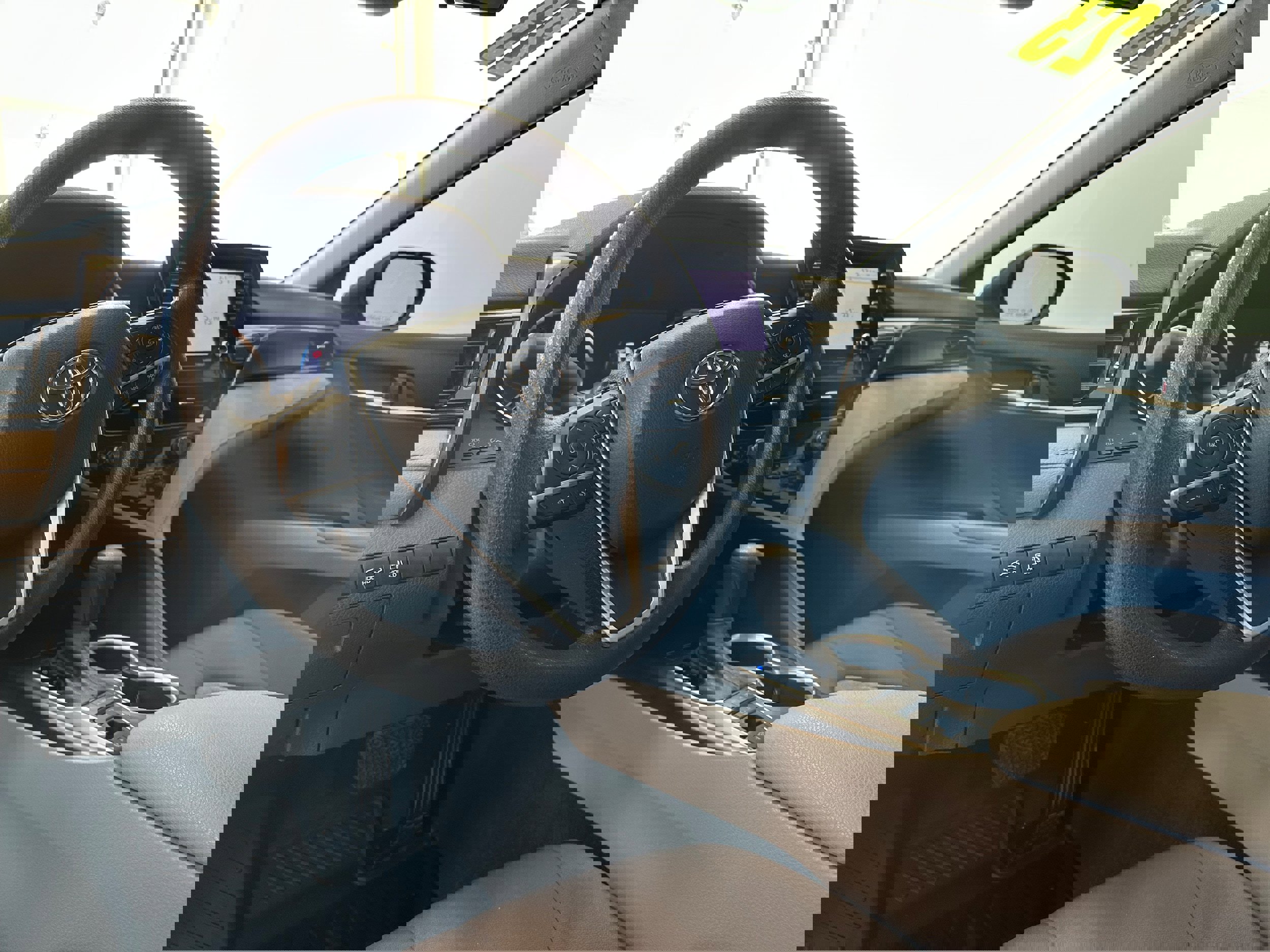 Used 2023 Toyota Camry LE image 9