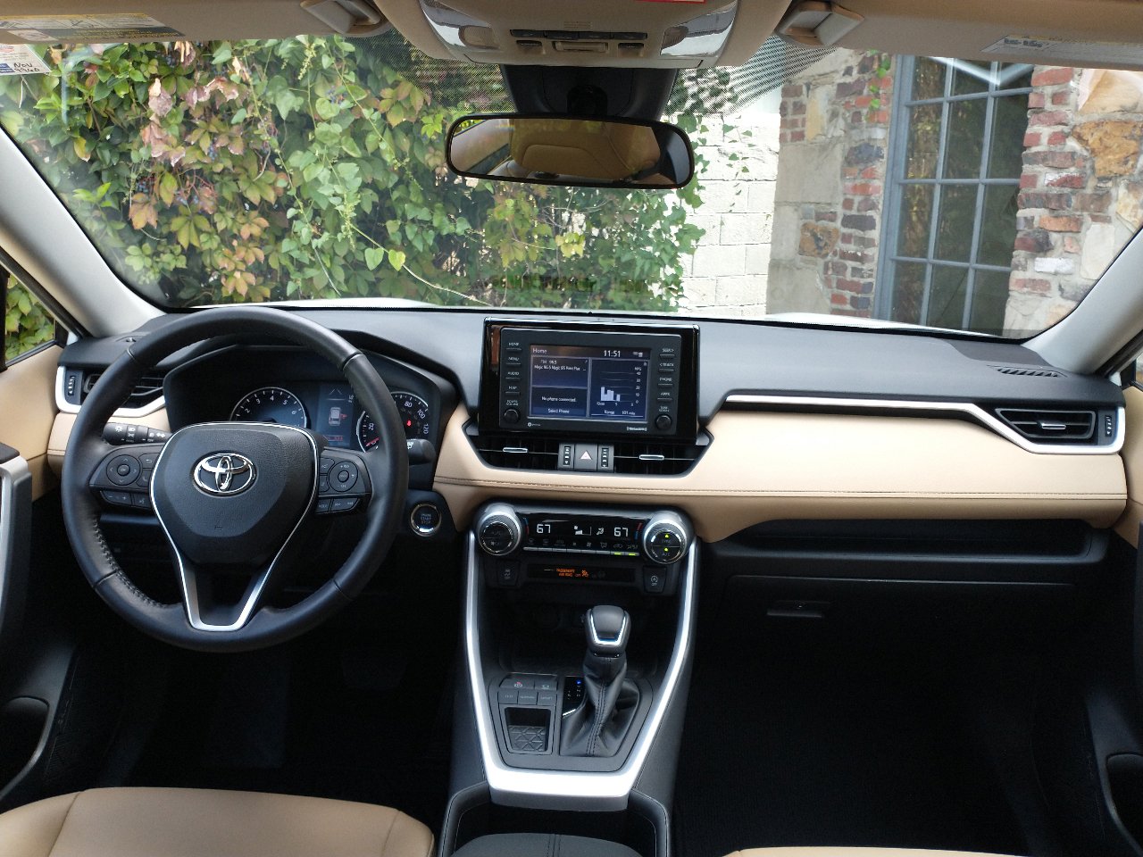 Used 2022 Toyota RAV4 XLE Premium image 55