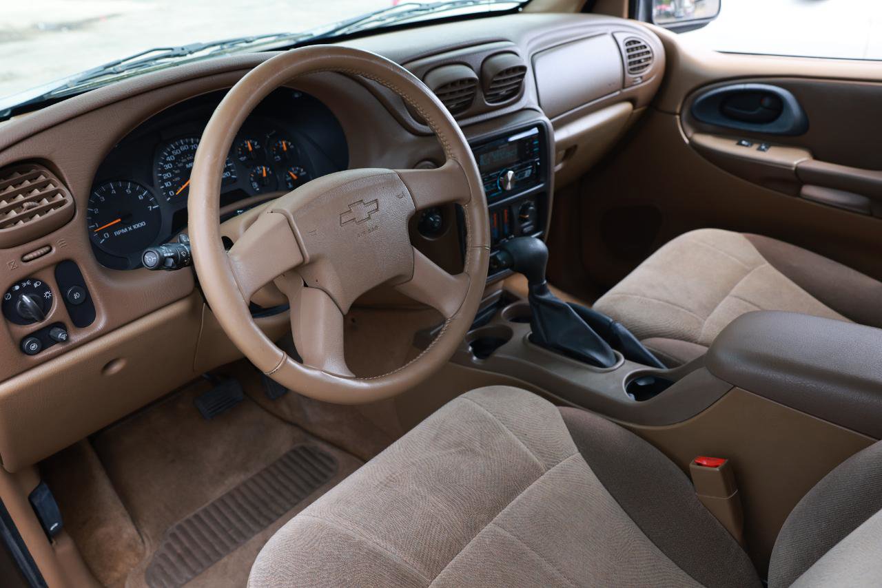 Used 2003 Chevrolet TrailBlazer LT image 4