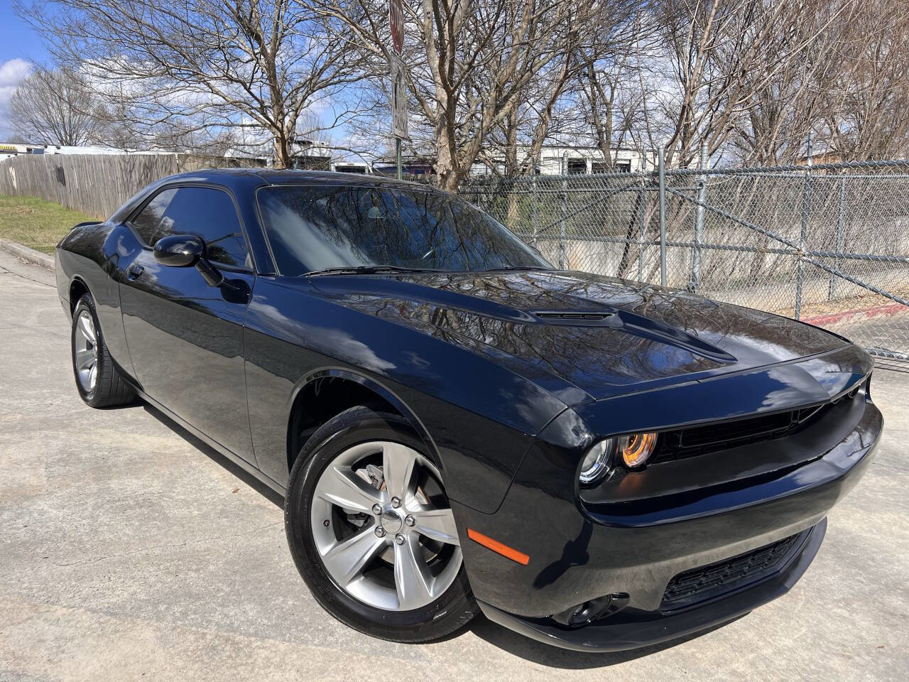 Used 2021 Dodge Challenger SXT w/ Driver Convenience Group image 2