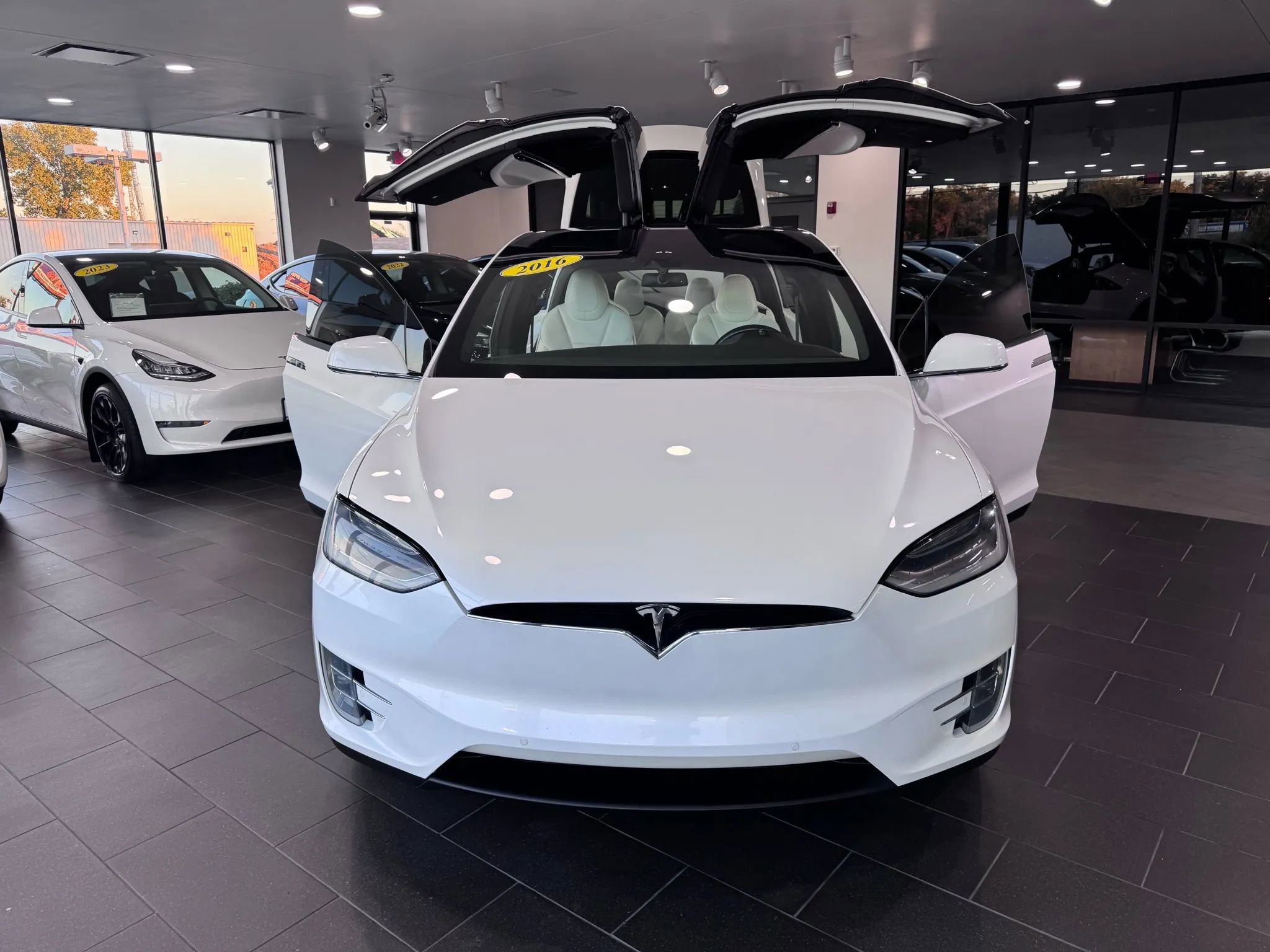 Used 2016 Tesla Model X 90D image 9