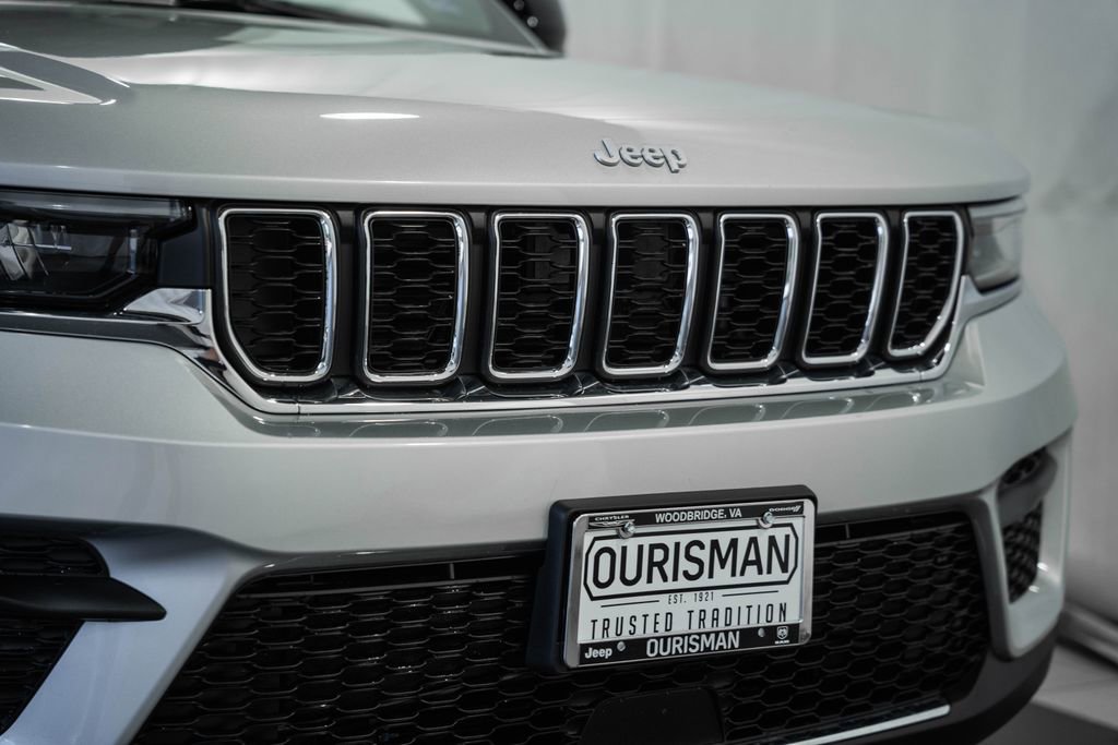 New 2026 Jeep Grand Cherokee Laredo X AWD/4WD image 12