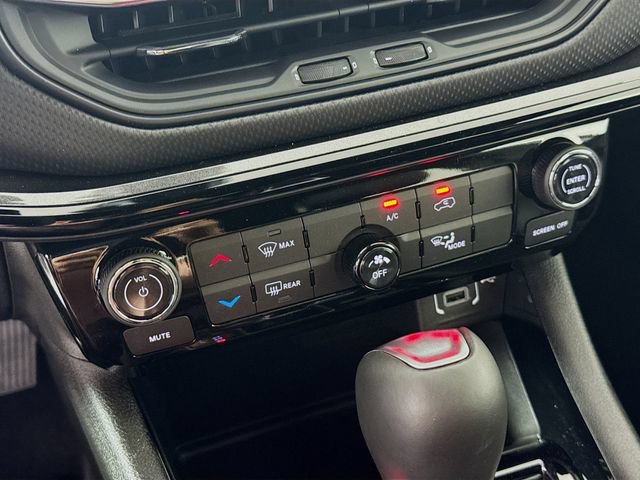 New 2026 Jeep Compass Latitude AWD/4WD image 16