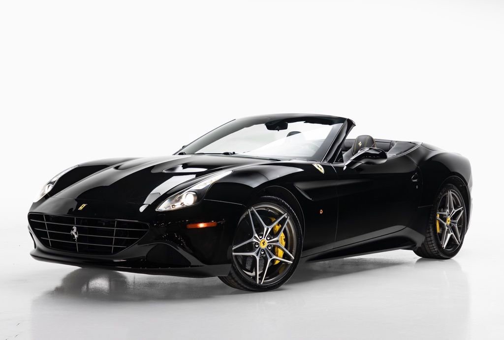 Used 2017 Ferrari California T image 4