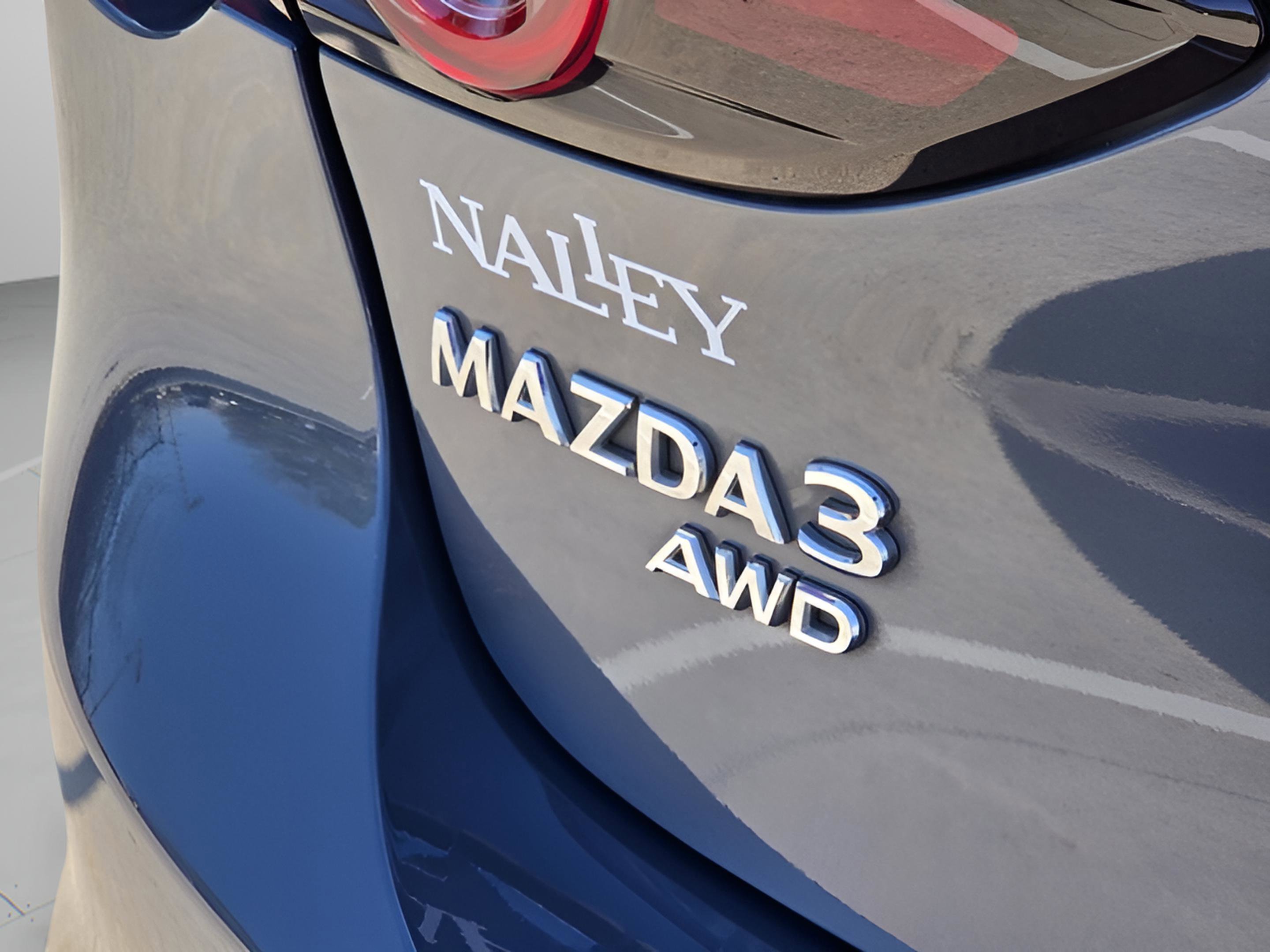 Used 2023 MAZDA MAZDA3 Hatchback w/ Appearance Package image 32