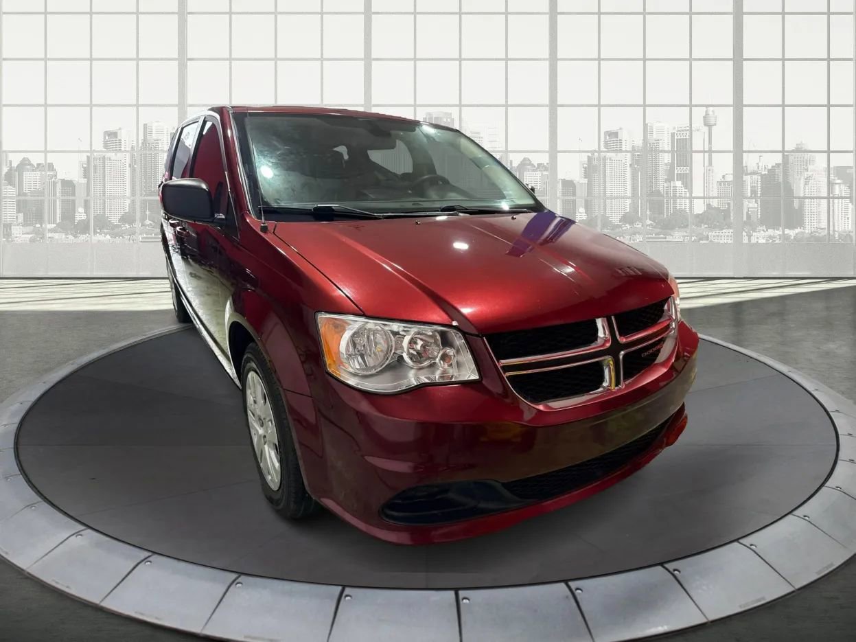 Used 2018 Dodge Grand Caravan SE w/ UConnect Hands-Free Group