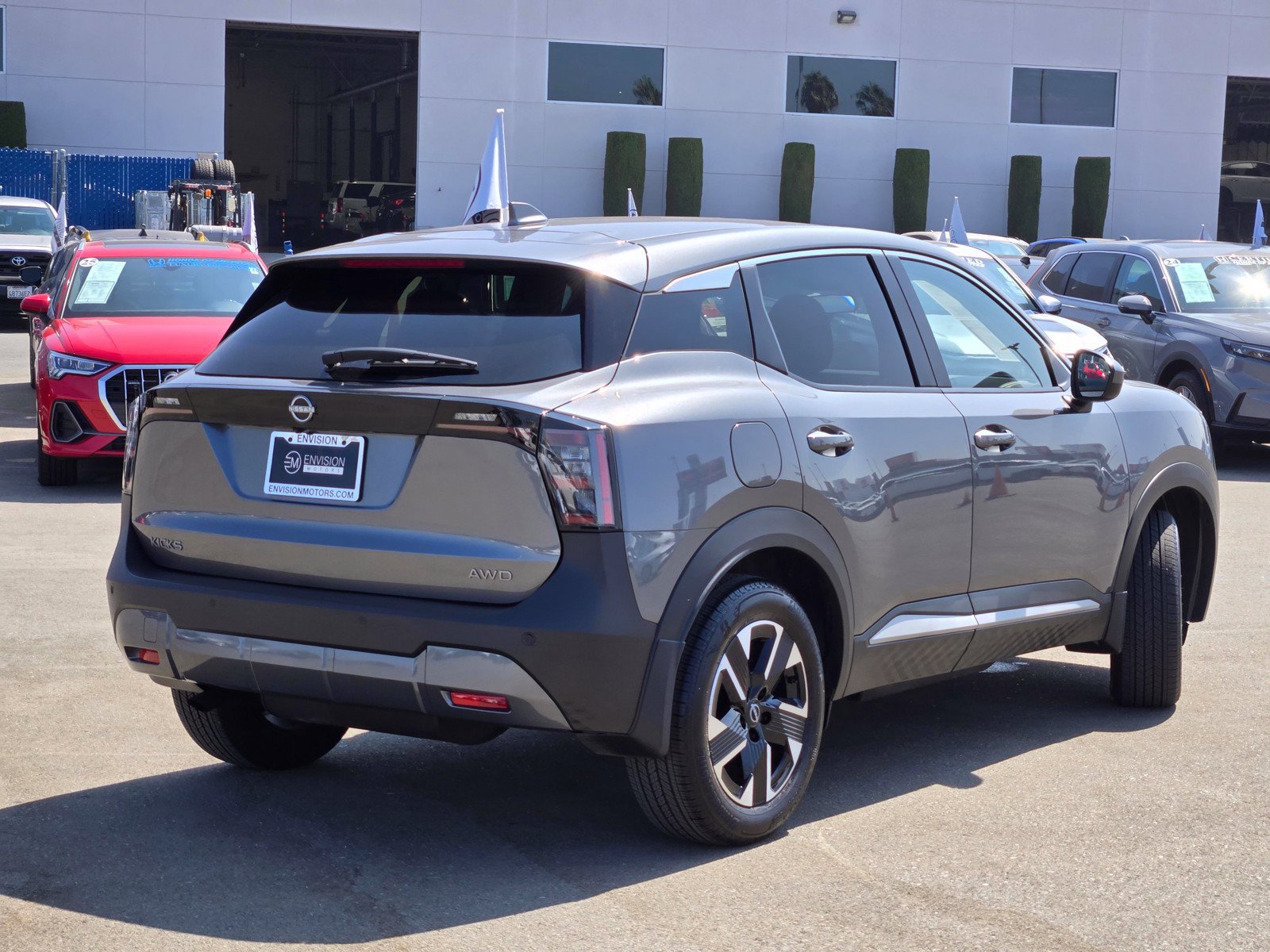 Used 2025 Nissan Kicks SV AWD/4WD image 7