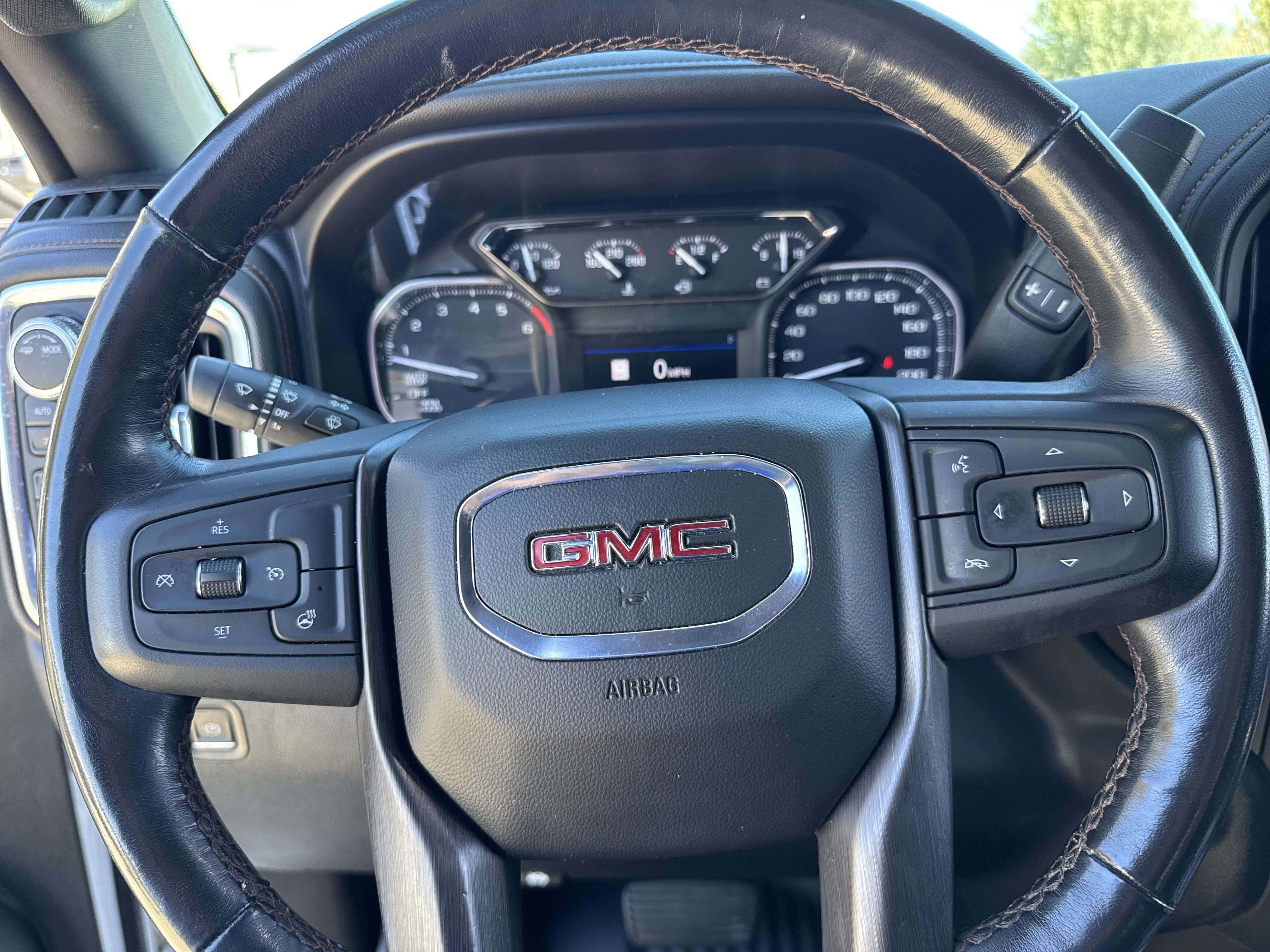 Used 2021 GMC Sierra 1500 AT4 w/ AT4 Preferred Package AWD/4WD image 15