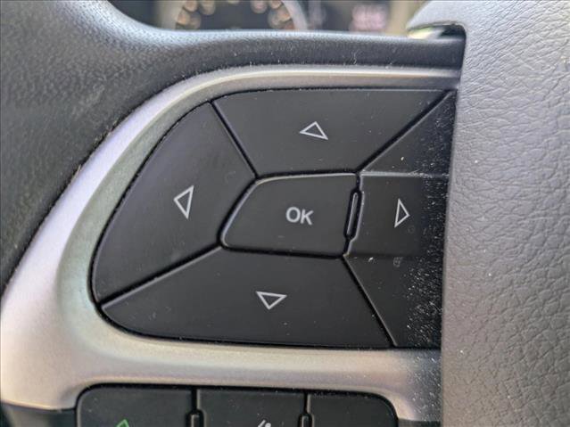 Used 2019 Jeep Renegade Latitude AWD/4WD image 14