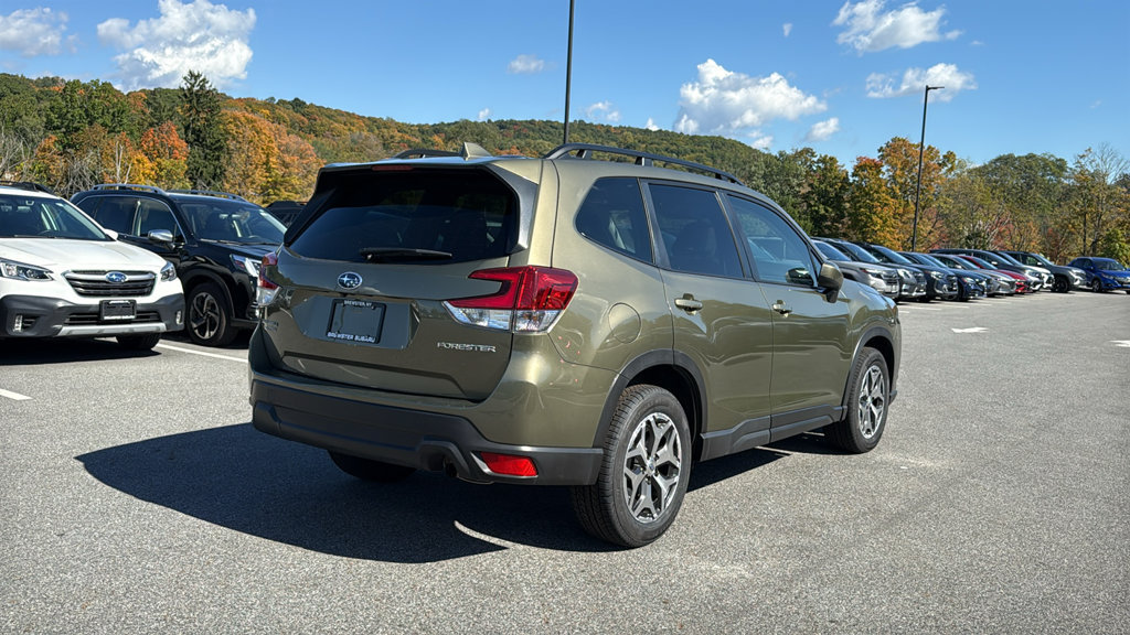 Certified 2023 Subaru Forester Premium AWD/4WD image 6