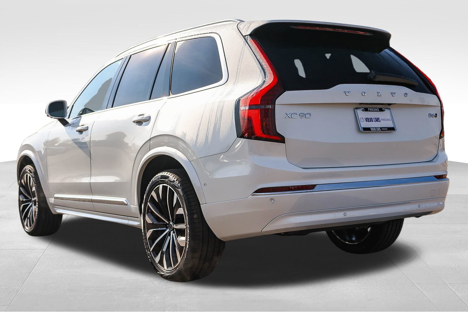 New 2026 Volvo XC90 B6 Ultra w/ Protection Package image 7