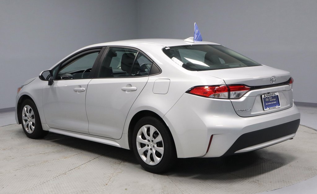 Used 2022 Toyota Corolla LE image 9
