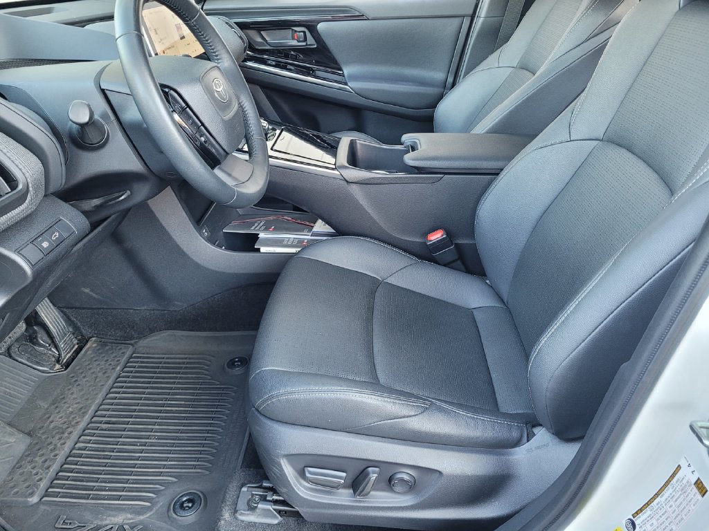 Used 2023 Toyota bZ4X AWD image 22