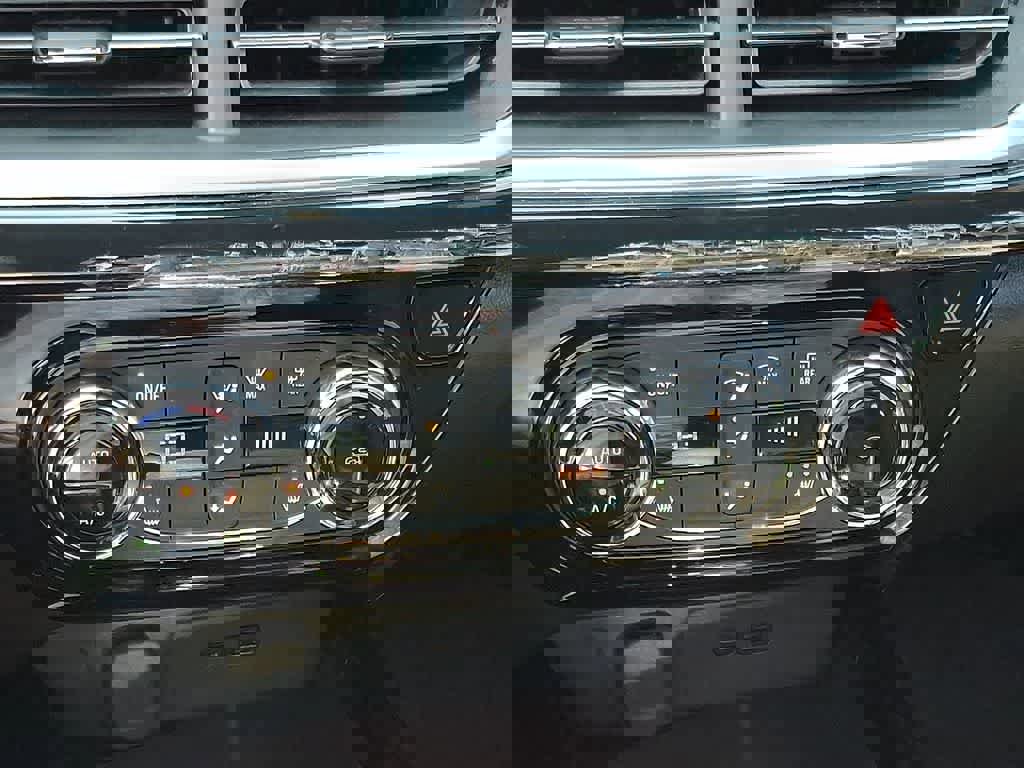 Used 2024 Chevrolet Trax RS w/ Driver Confidence Package FWD image 14