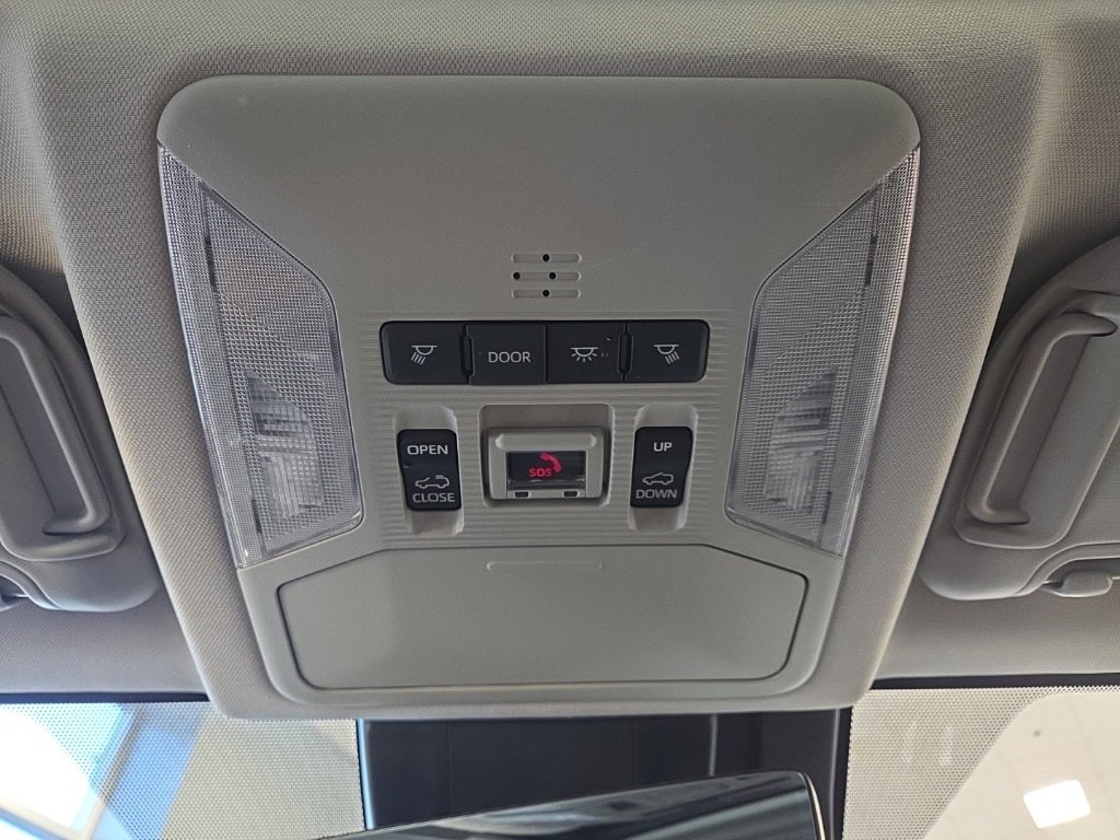 Used 2022 Toyota RAV4 XLE Premium image 28