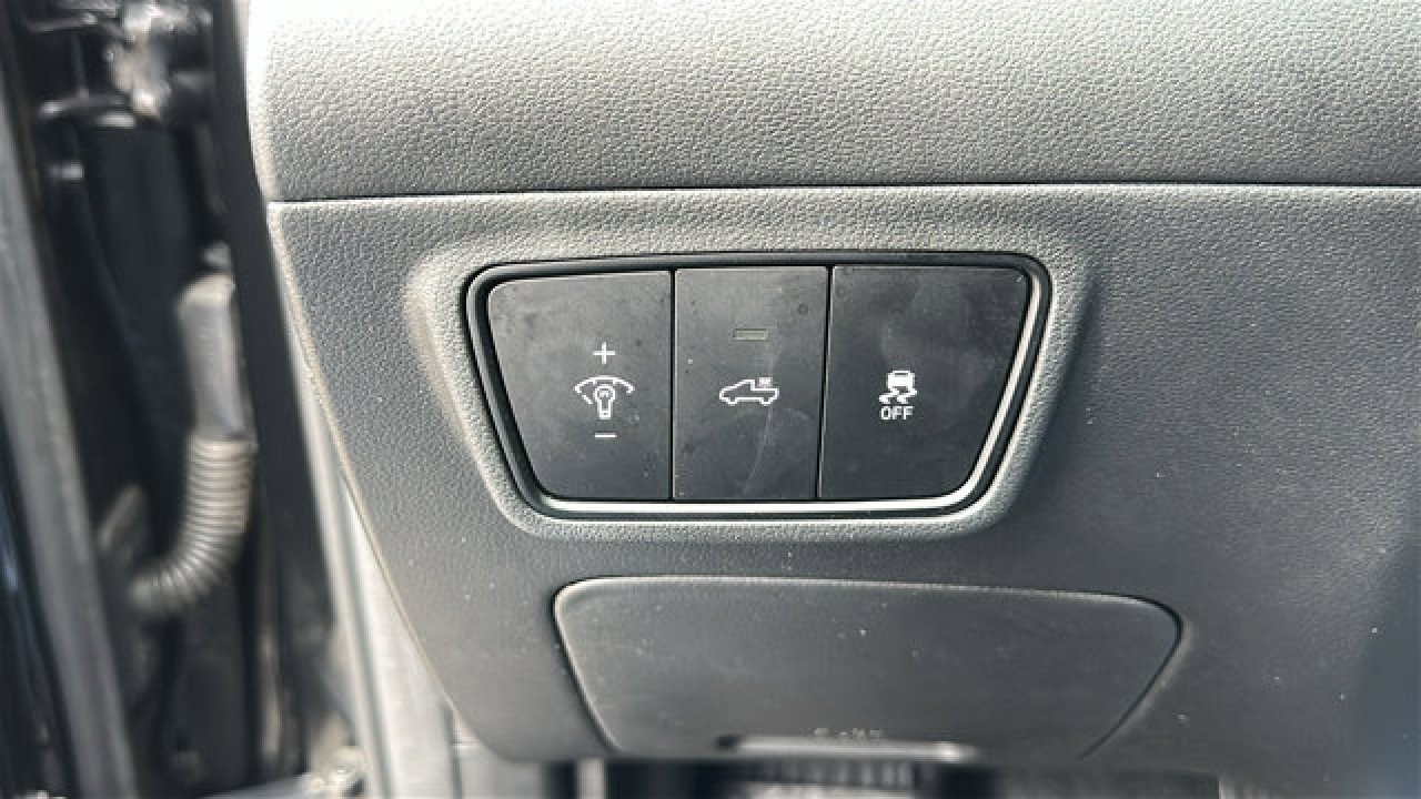 Used 2022 Hyundai Santa Cruz SEL image 15