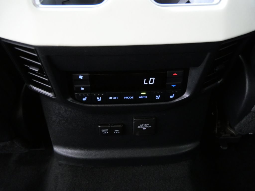 Used 2023 Toyota Sequoia Capstone AWD/4WD image 21