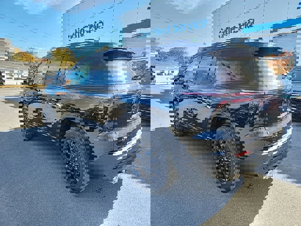 New 2026 Chevrolet Traverse LT w/ Midnight/Sport Edition image 7