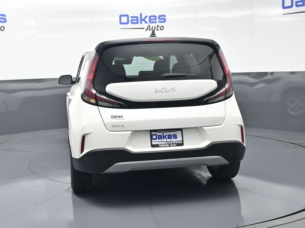Used 2023 Kia Soul LX w/ LX Technology Package image 7