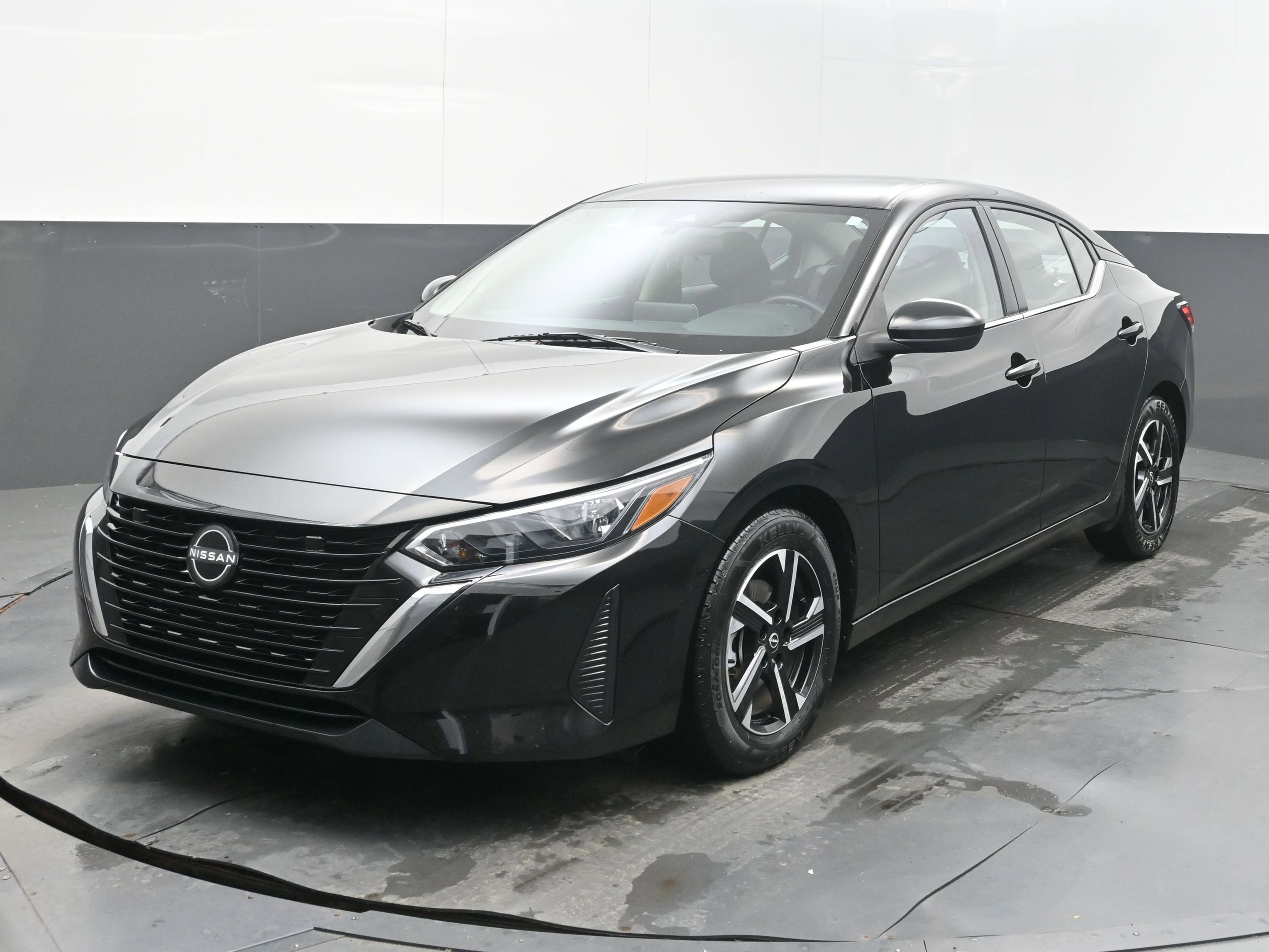 Used 2025 Nissan Sentra SV FWD image 4