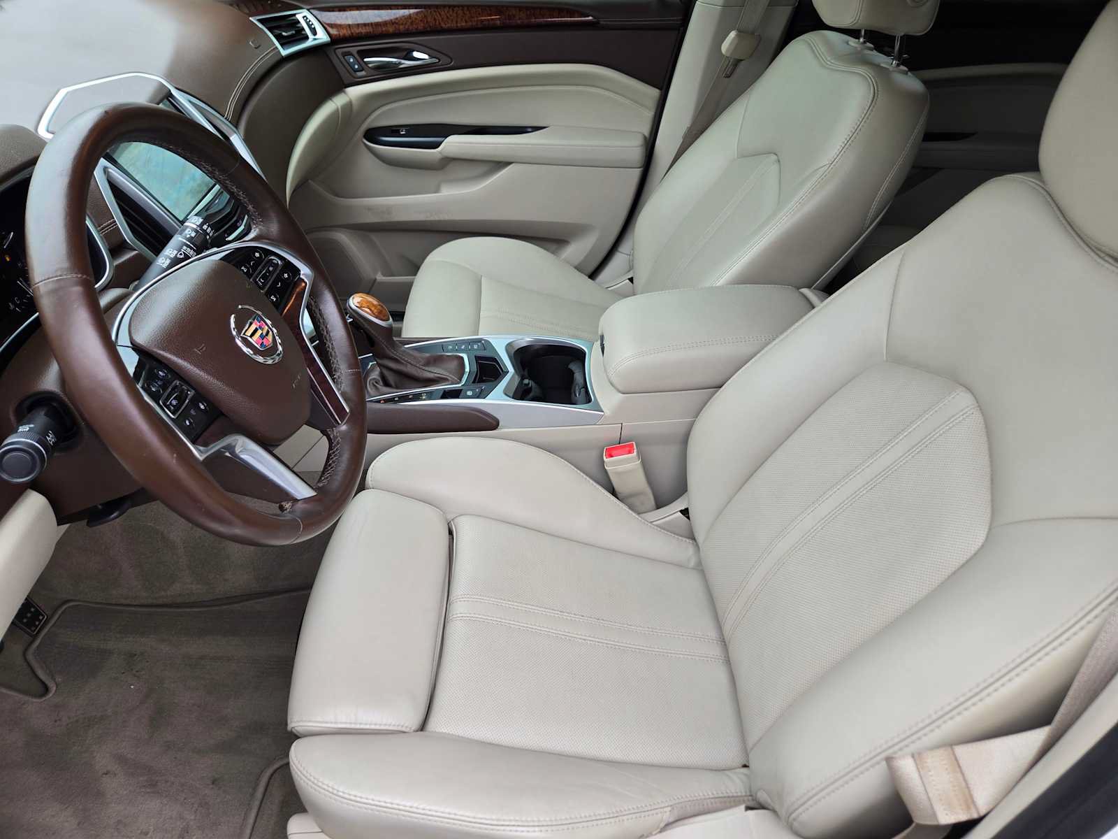 Used 2016 Cadillac SRX Luxury w/ Driver Awareness Package AWD/4WD image 14