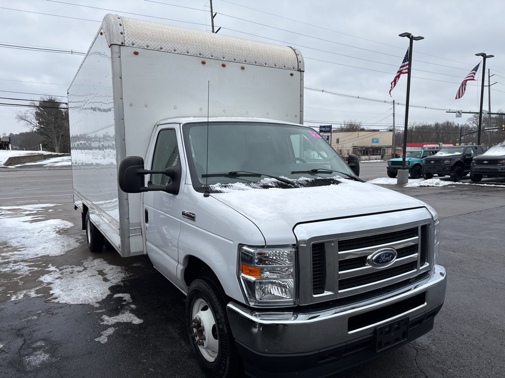 Used 2021 Ford E-350 and Econoline 350 Super Duty w/ Power Windows & Locks Group image 3
