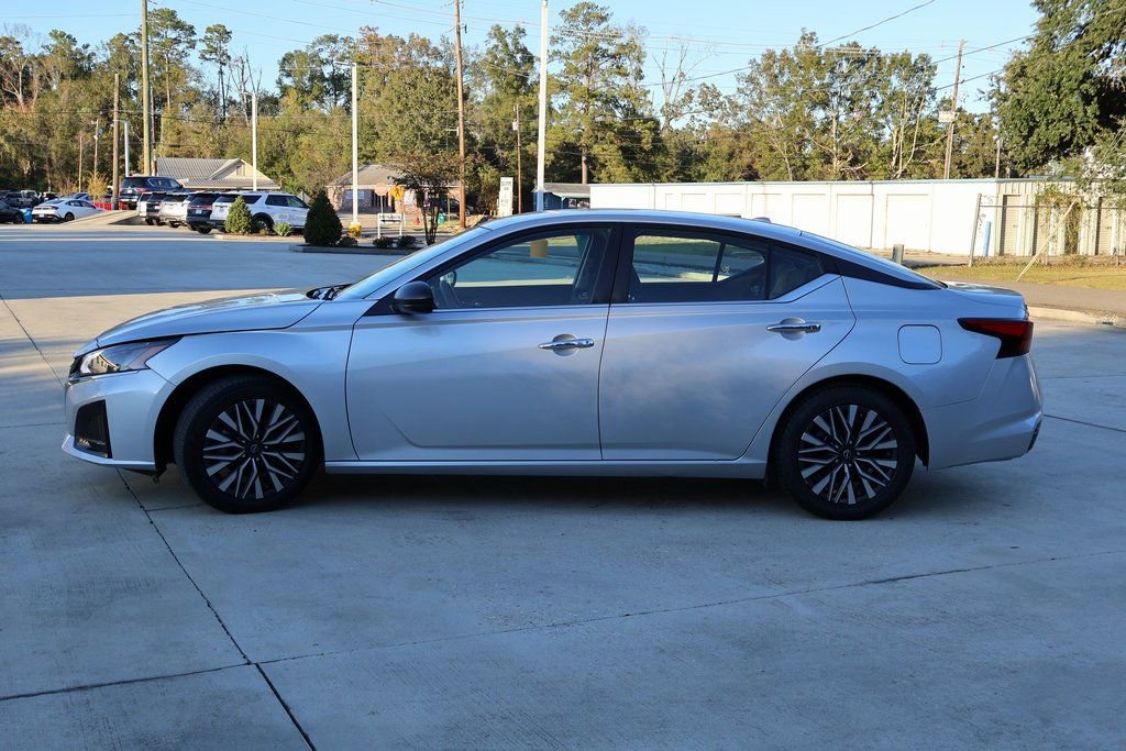 Used 2024 Nissan Altima 2.5 SV image 23