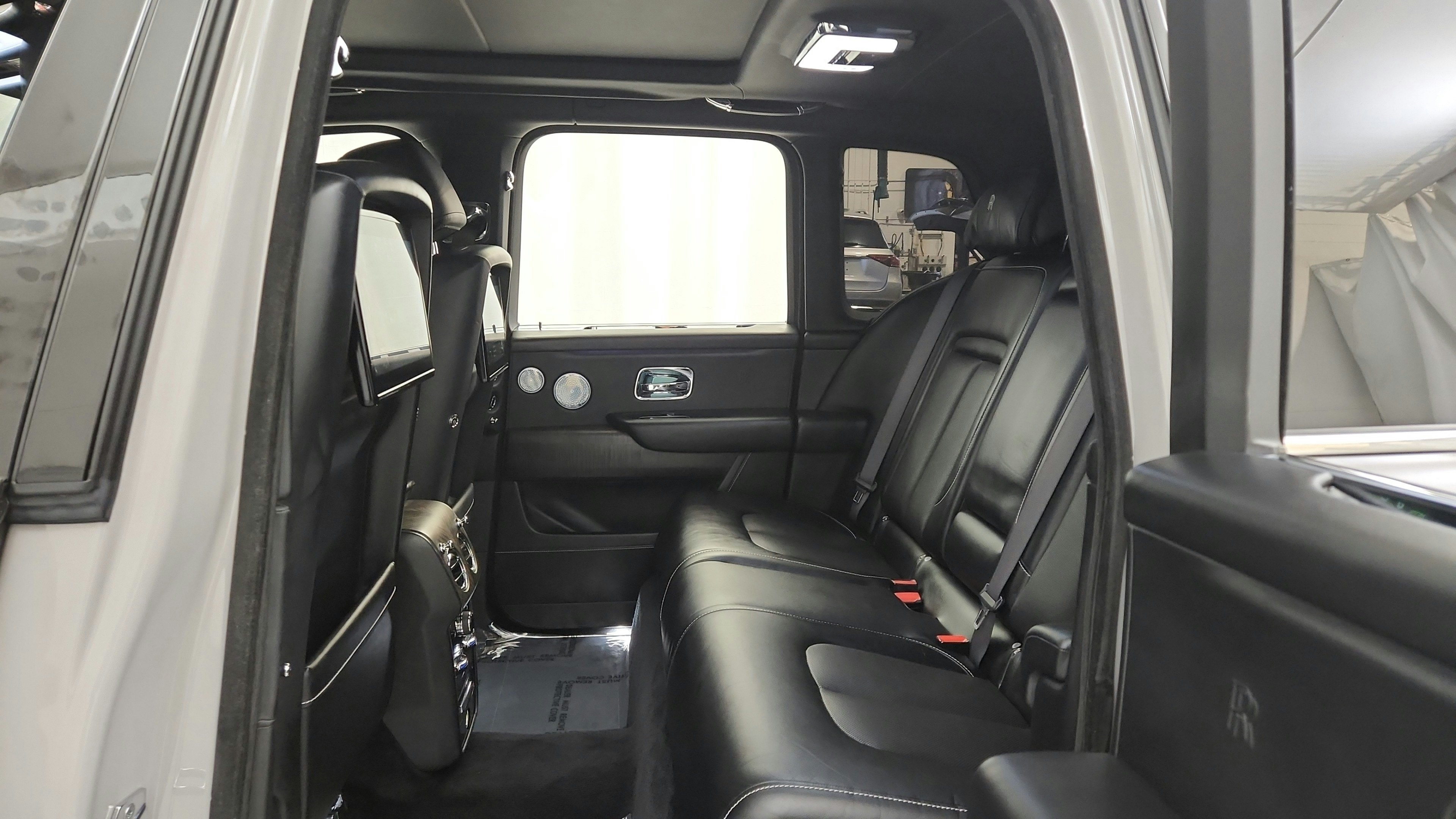 Used 2021 Rolls-Royce Cullinan AWD/4WD image 25
