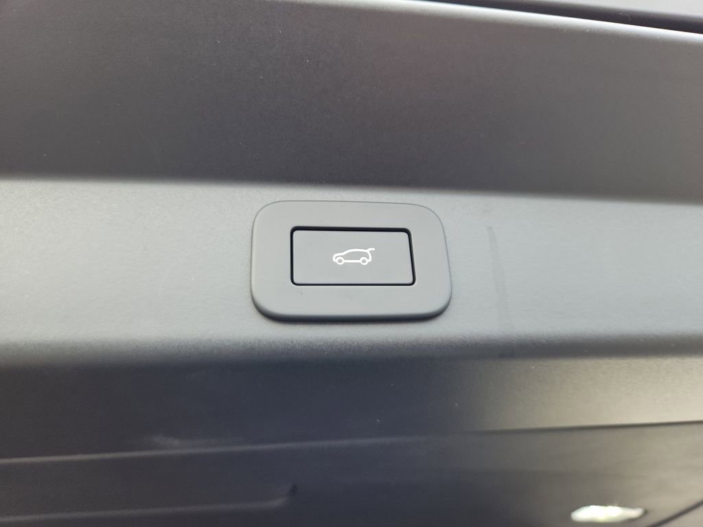 Used 2026 Land Rover Range Rover Sport SE image 14