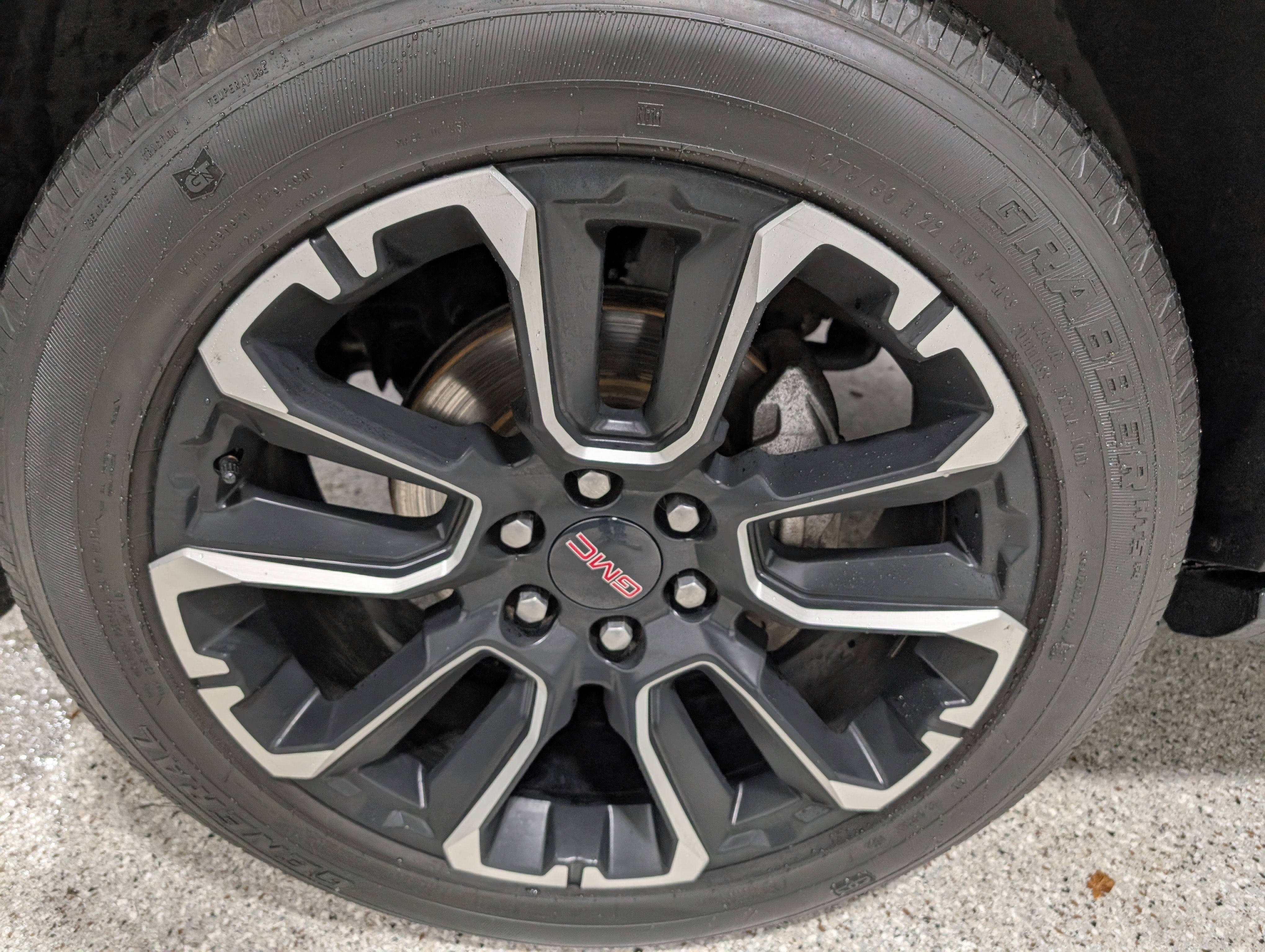 Used 2023 GMC Yukon XL Denali w/ Advanced Technology Package image 11