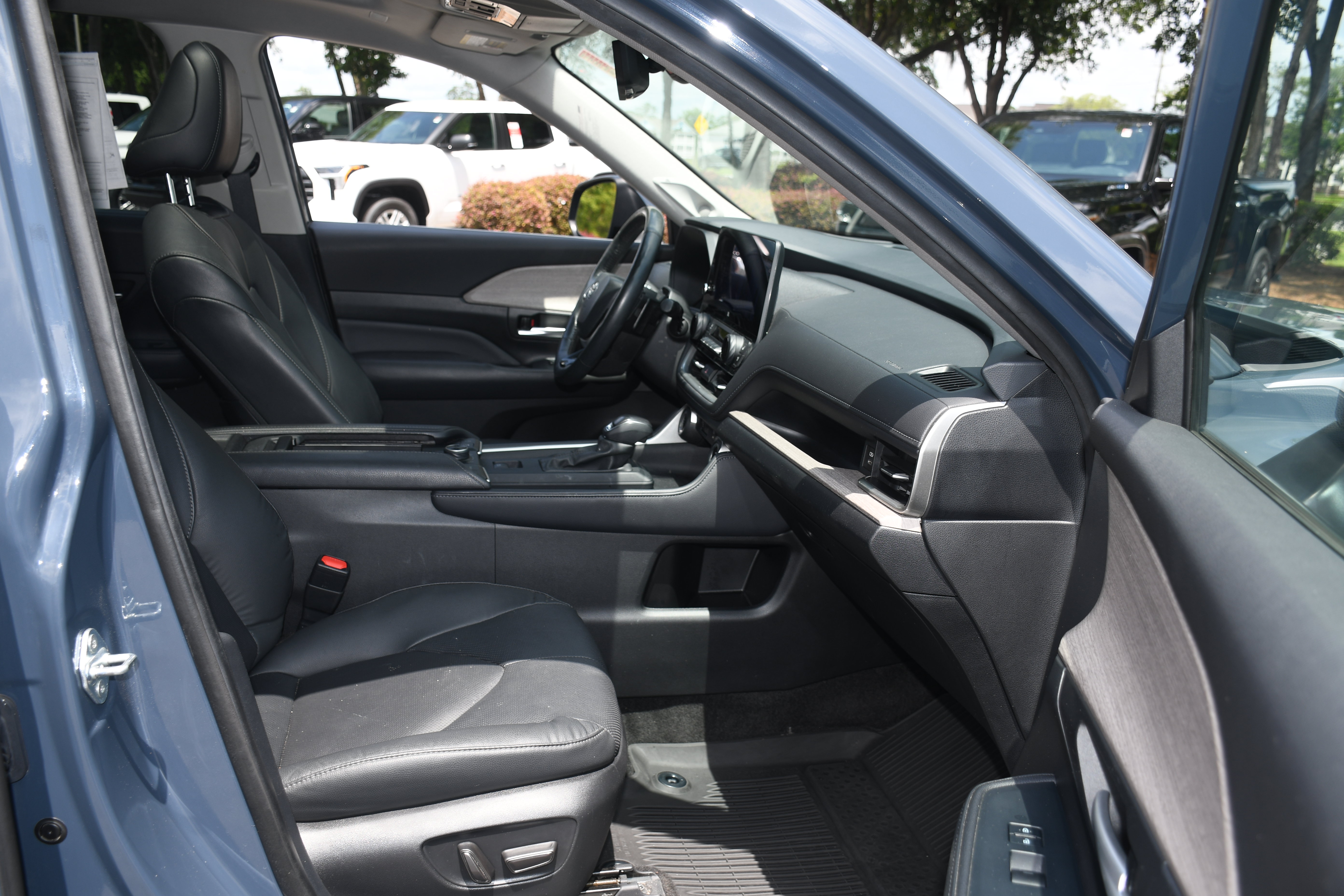 Certified 2024 Toyota Grand Highlander AWD image 23