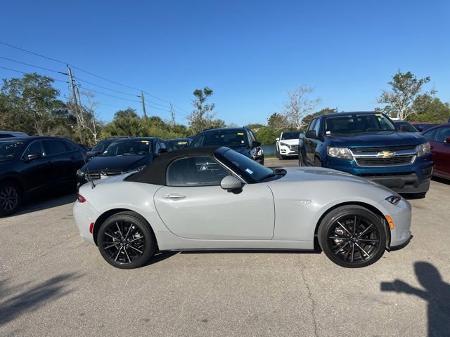 Used 2025 MAZDA MX-5 Miata Grand Touring w/ Weather Package RWD image 2